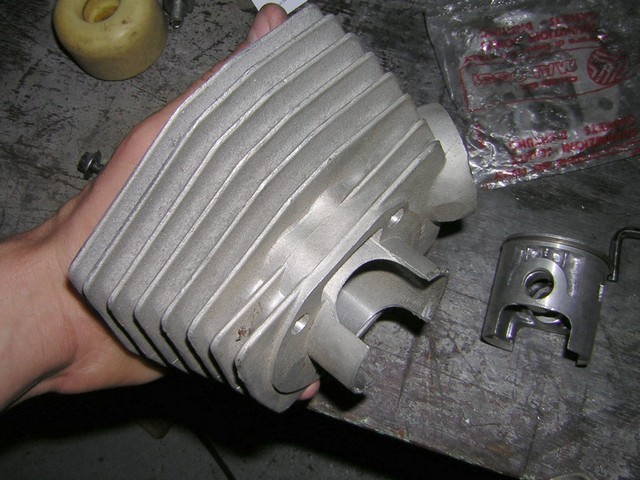 Cylindre/Piston Malossi 45,5mm 2 transferts Polygonal
