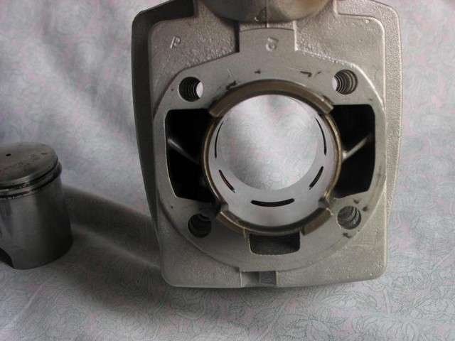 Cylindre/Piston Peugeot Fox
