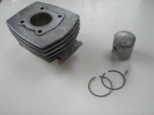 Cylindre/Piston Peugeot Fox
