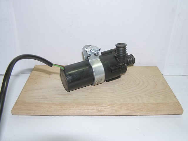Pompe à eau Bosh

