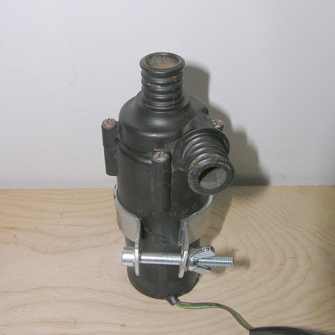 Pompe à eau Bosh
