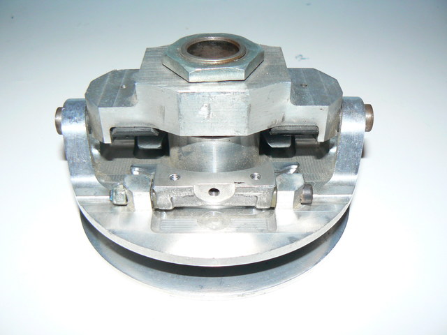 Variateur Conti 115mm
Variateur Conti 115mm grosse soie ( 20 ) montage inversé 
Mots-clés: Variateur Conti 