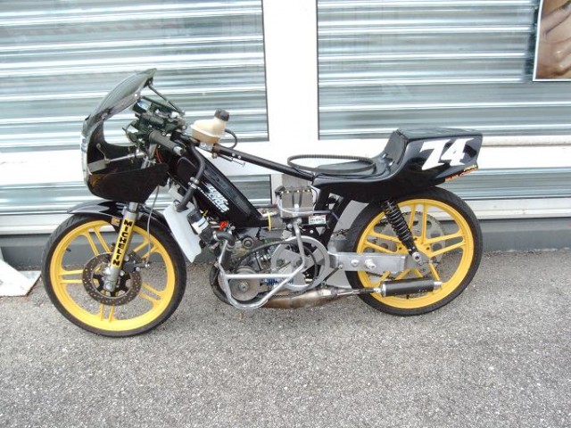 103 Vogue à moteur MBK
