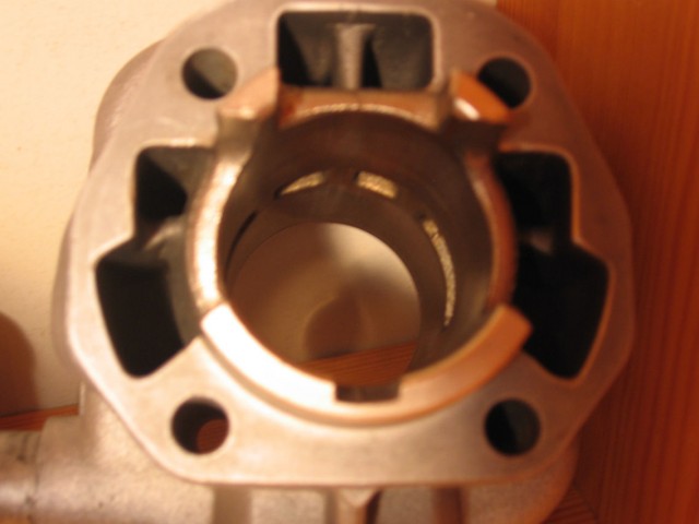 Eurocylindro 50cc MBK
Mots-clés: Eurocylindro  MBK cylindre piston
