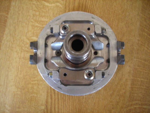 Platine avec canon et masselottes

