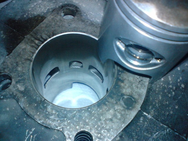 Cylindre/Piston Peugeot Fox
