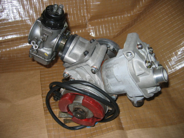 Moteur BIDALOT Gr 3
Mon allumage MOTOPLAT , rotor interne et avance variable , stator et bobine (pas sur les photos) neufs , je vais usiner 2 trous dans le rotor , afin de mermettre un maintien à la clefs à ergots lors du démontage .
L'écrou de l'allumage va étre légérement étre décolleté pour se visser un peu plus sur la soie du vilebrequin .
Mots-clés: Moteur BIDALOT Gr 3