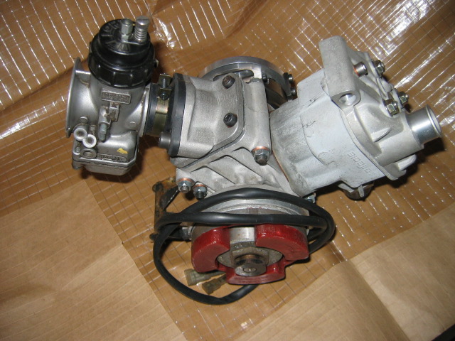 Moteur BIDALOT Gr 3
Vous pouvez apercevoir le berceau arriére du paralléllogramme déformable sur cette photo . Je dois le redémonter pour en refaire un identique , le mien est trés fatigué et a été réparé plusieurs fois , donc mieux vaut en refaire un neuf .
Mots-clés: Moteur BIDALOT Gr 3