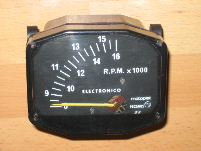 Compte tours MOTOPLAT
Compte-tours MOTOPLAT pour 51cf G3 usine , de 8000 à 16000 tours/min
Mots-clés: Compte tours MOTOPLAT