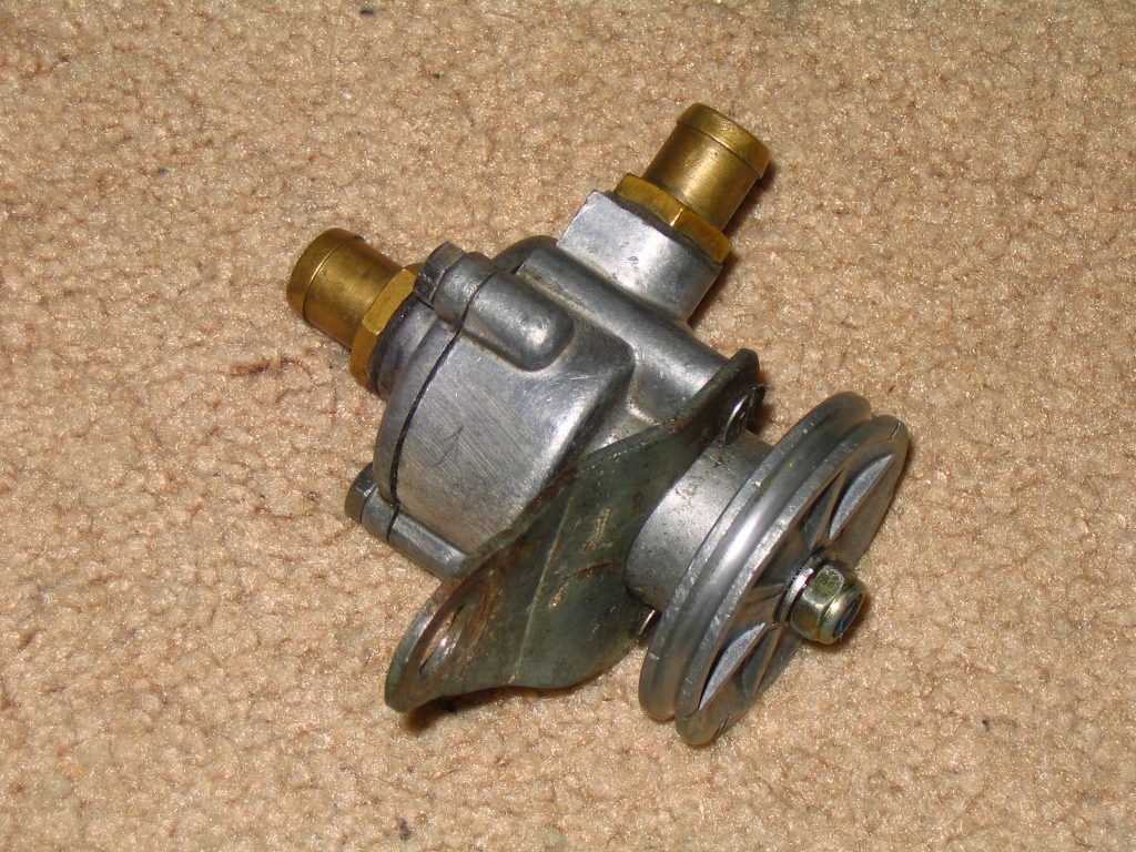 Pompe à eau Polini
